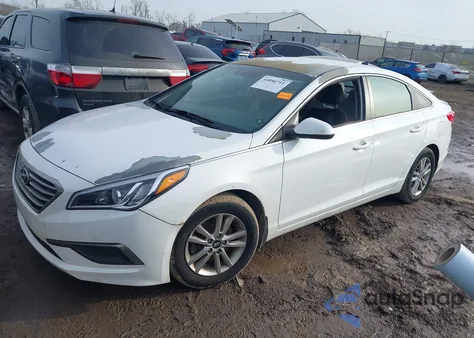 2017 Hyundai Sonata Eco z USA, uszkodzony, nr VIN 5NPE24AA7HH462049